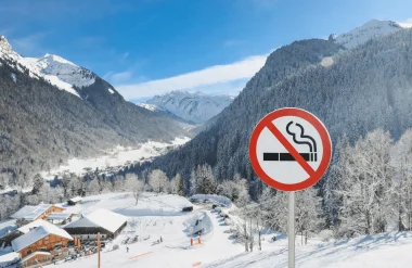 ROKEN VERBODEN OP SKIPISTES IN FRANKRIJK